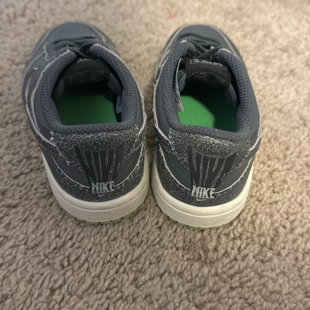 Dunks - Picture 3 of 3
